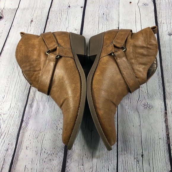 Coconuts by Matisse Shoes Coconuts Leather Cowboy Ankle Boots 65m